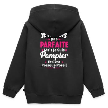 Pas parfaite mais je suis Pompier - Sweat Premium à capuche zippé enfant bio - noir - Dos - AI Model Kid Male (0cm)