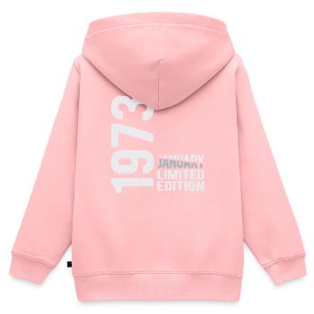 Janvier 1973 édition limitée Année de naissance - Sweat Premium à capuche zippé enfant bio - rose - Dos - AI Model Kid Female (0cm)