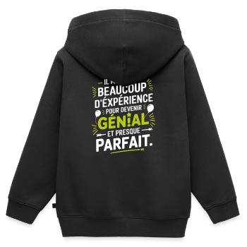 Die Erfahrung hat mich ausgezeichnet gemacht. - Kinder Premium Organic Zip Hoodie - Schwarz - Hinten - AI Model Kid Male (0cm)