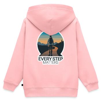 REISE, JEDER SCHRITT ZÄHLT - Kinder Premium Organic Zip Hoodie - Rosa - Hinten - AI Model Kid Female (0cm)