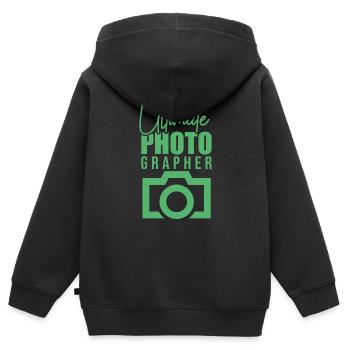 Kameramann - Kinder Premium Organic Zip Hoodie - Schwarz - Hinten - AI Model Kid Male (0cm)