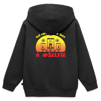 Mais permettez-moi d’abord de jeter un #Selfie - Sweat Premium à capuche zippé enfant bio - noir - Dos - AI Model Kid Male (0cm)