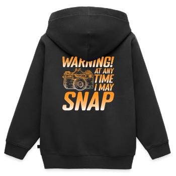 Warning! At Any Time I May Snap 2 - Kinder Premium Organic Zip Hoodie - Schwarz - Hinten - AI Model Kid Male (0cm)