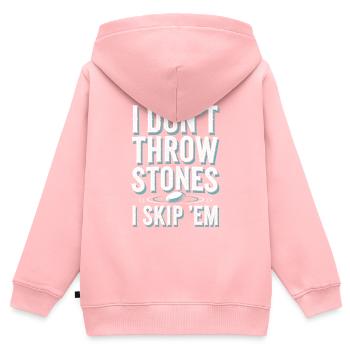 Saut de pierre, saut de pierre, pierre de loisir en plein air - Sweat Premium à capuche zippé enfant bio - rose - Dos - AI Model Kid Female (0cm)