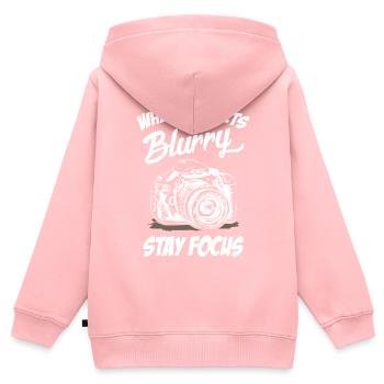 Photographe Restez concentré - Sweat Premium à capuche zippé enfant bio - rose - Dos - AI Model Kid Female (0cm)