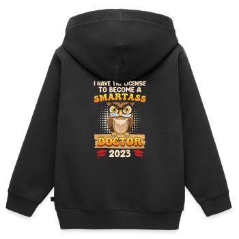 Lizenz zum klugscheißen Ich habe einen Doktortitel - Kinder Premium Organic Zip Hoodie - Schwarz - Hinten - AI Model Kid Male (0cm)