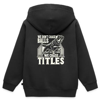 Agilité - Sweat Premium à capuche zippé enfant bio - noir - Dos - AI Model Kid Male (0cm)