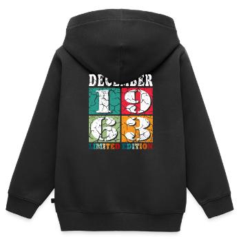 Décembre 1963 Anniversaire Décembre 1963 Décembre - Sweat Premium à capuche zippé enfant bio - noir - Dos - AI Model Kid Male (0cm)