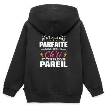 Pas parfaite mais je suis ch'ti - Sweat Premium à capuche zippé enfant bio - noir - Dos - AI Model Kid Male (0cm)