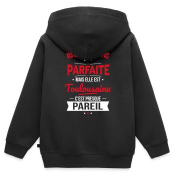 Ma maman n'est pas parfaite - Toulousaine - Sweat Premium à capuche zippé enfant bio - noir - Dos - AI Model Kid Male (0cm)