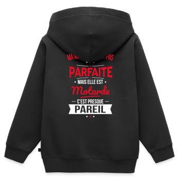 Ma marraine n'est pas parfaite - Motarde - Sweat Premium à capuche zippé enfant bio - noir - Dos - AI Model Kid Male (0cm)