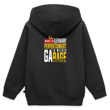 Made in Germany Perfektioniert in meiner Garage - Kinder Premium Organic Zip Hoodie - Schwarz - Hinten - AI Model Kid Male (0cm)