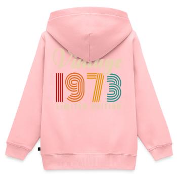 JAHRGANG 1973. 48. GEBURTSTAG - Kinder Premium Organic Zip Hoodie - Rosa - Hinten - AI Model Kid Female (0cm)