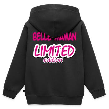 BELLE MAMAN LIMITIERTE AUFLAGE - Kinder Premium Organic Zip Hoodie - Schwarz - Hinten - AI Model Kid Male (0cm)