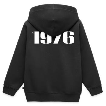 1976 - Cadeau né en 1976 - Sweat Premium à capuche zippé enfant bio - noir - Dos - AI Model Kid Male (0cm)