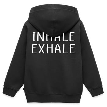Zitat zum Ausatmen einatmen - Kinder Premium Organic Zip Hoodie - Schwarz - Hinten - AI Model Kid Male (0cm)