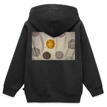 IMG 1240 - Kinder Premium Organic Zip Hoodie - Schwarz - Hinten - AI Model Kid Male (0cm)