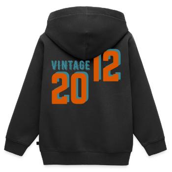 Vintage Retro 2012 - Kinder Premium Organic Zip Hoodie - Schwarz - Hinten - AI Model Kid Male (0cm)
