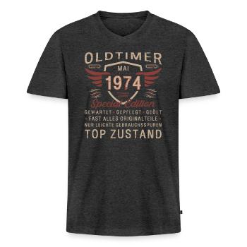 Oldtimer Mai 1974 Jahrgang 1974 Geburtstag 1974 - Männer Premium Bio T-Shirt mit V-Ausschnitt - Anthrazit meliert - Vorne - Nico (187cm)