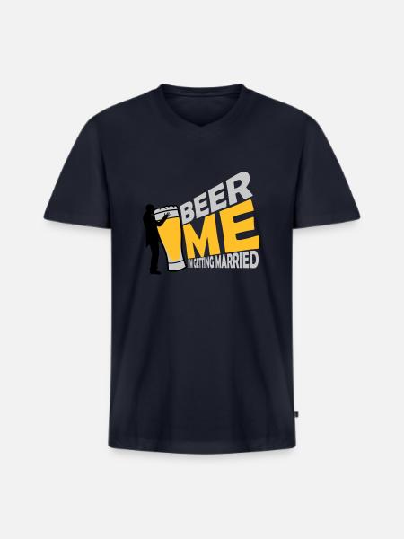 Beer Me Getting Married - Men's Premium Organic T-shirt with V-neck - navy