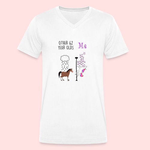 62nd Birthday Gifts For Her or Him - 62 Year Old - Camiseta ecológica con cuello de pico para hombre de Stanley/Stella