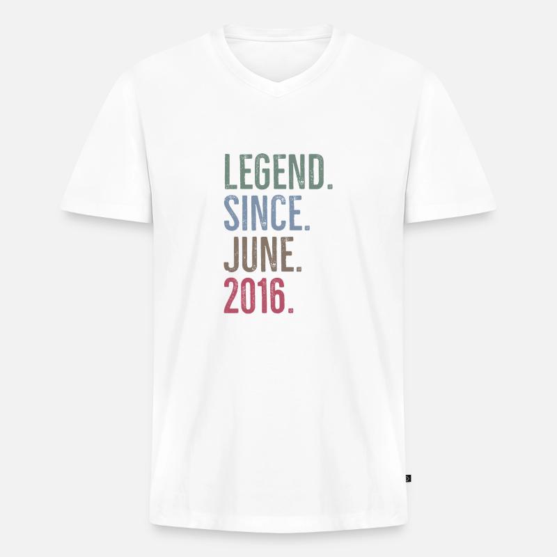 Legende seit Juni 2016 - Männer Premium Bio T-Shirt mit V-Ausschnitt - Weiß