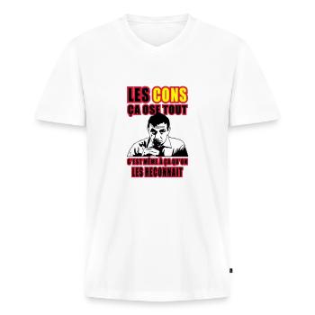 les cons ça ose tout lino ventura - T-shirt encolure en V Premium bio Homme - blanc - Devant - Nico (187cm)