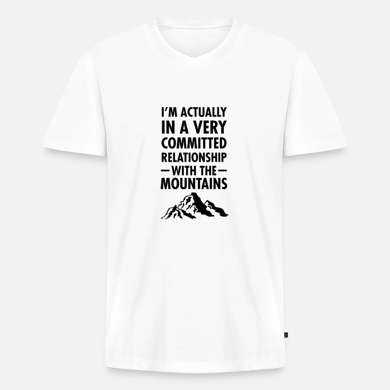Committed Relationship With The Mountains - Männer Premium Bio T-Shirt mit V-Ausschnitt - Weiß