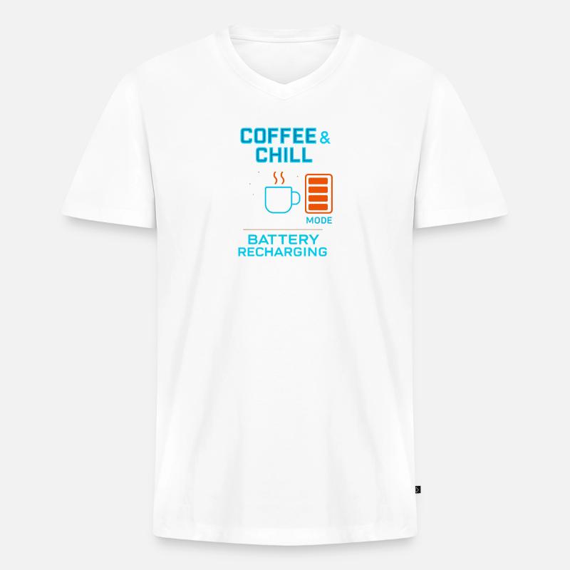 coffe and chill battery recharging - Männer Premium Bio T-Shirt mit V-Ausschnitt - Weiß