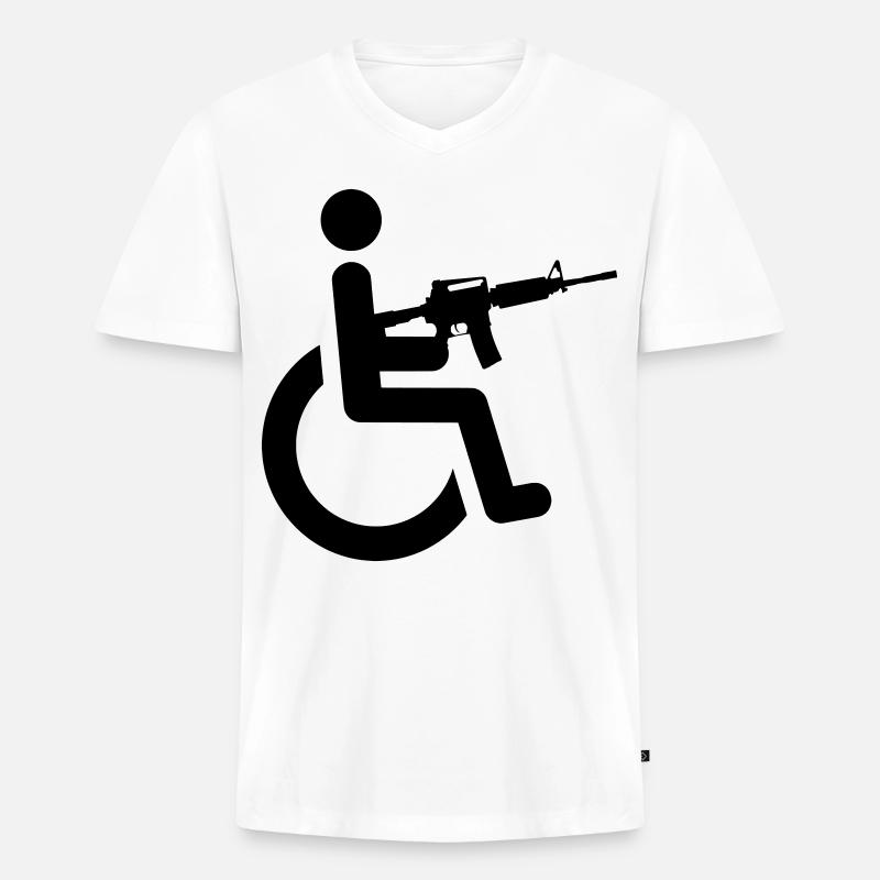 Rollstuhlfahrer mit Waffe # - Männer Premium Bio T-Shirt mit V-Ausschnitt - Weiß