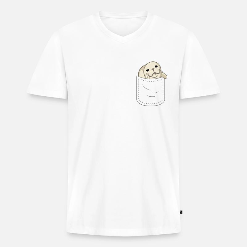 Niedliche Robbe Brusttasche - Männer Premium Bio T-Shirt mit V-Ausschnitt - Weiß