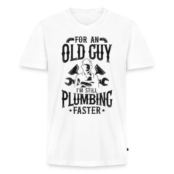 Plombier plombier Grand-père retraité - T-shirt encolure en V Premium bio Homme - blanc - Devant - Nico (187cm)