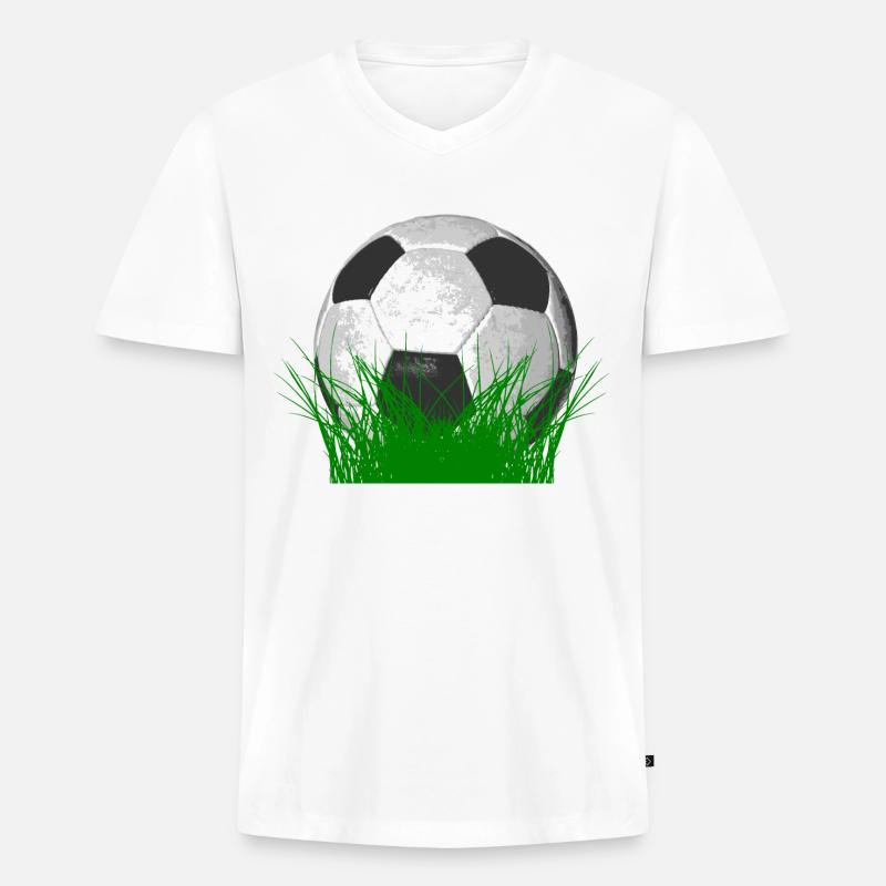 Fußball im Gras - Männer Premium Bio T-Shirt mit V-Ausschnitt - Weiß