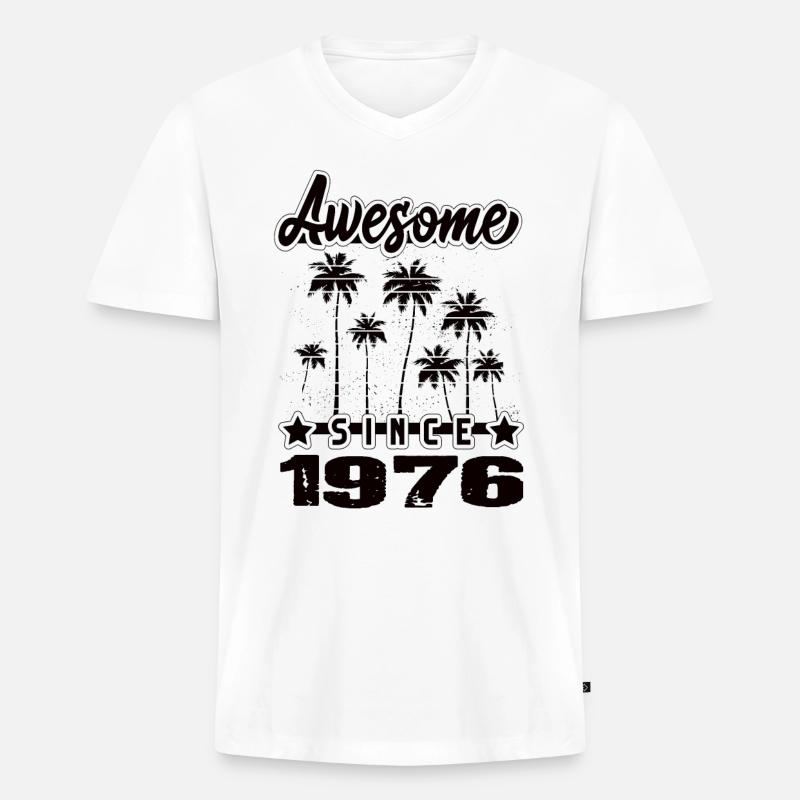 Awesome Since 1976 - Männer Premium Bio T-Shirt mit V-Ausschnitt - Weiß