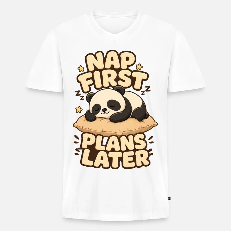 Nap First Plans Later Panda - Männer Premium Bio T-Shirt mit V-Ausschnitt - Weiß