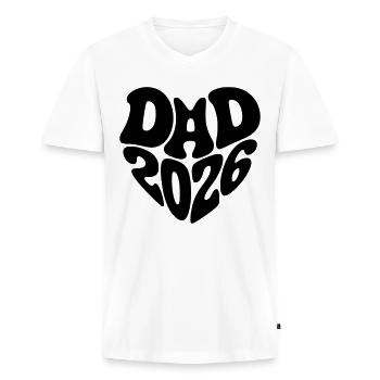 Dad 2026 Herzform Vater Baby Herz Form Papa 2026 - Männer Premium Bio T-Shirt mit V-Ausschnitt - Weiß - Vorne - Nico (187cm)