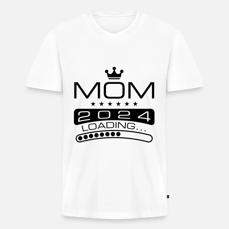 Mama 2024 Loading Mom - Männer Premium Bio T-Shirt mit V-Ausschnitt - Weiß