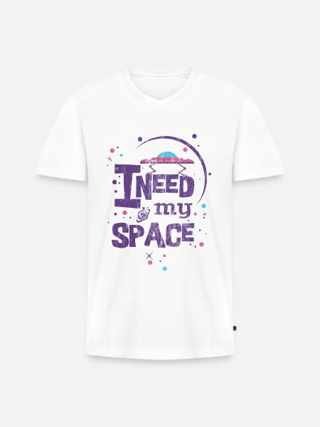 LILA Jeg skal have min SPACE - underkopper shirt ordsprog - Premium økologisk T-shirt med V-hals til mænd - hvid