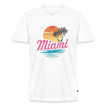 Miami - Männer Premium Bio T-Shirt mit V-Ausschnitt - Weiß - Vorne - Nico (187cm)