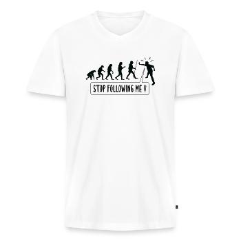 Stop Following Me !! Humour Evolution Humaine - T-shirt encolure en V Premium bio Homme - blanc - Devant - Nico (187cm)