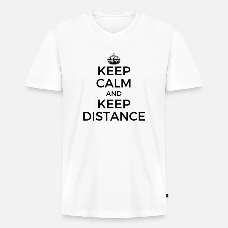 Keep Calm and Keep Distance - Männer Premium Bio T-Shirt mit V-Ausschnitt - Weiß