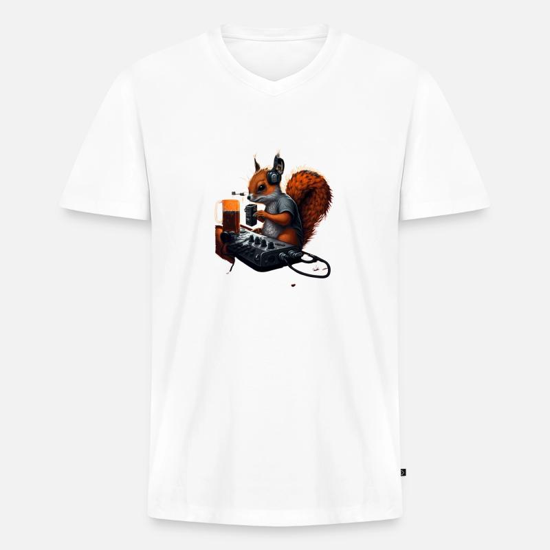 Techno DJ Eichhörnchen mit Bier - Männer Premium Bio T-Shirt mit V-Ausschnitt - Weiß
