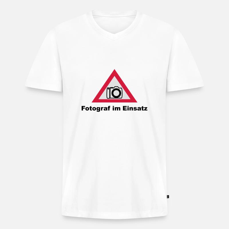 Fotograf im Einsatz - Männer Premium Bio T-Shirt mit V-Ausschnitt - Weiß