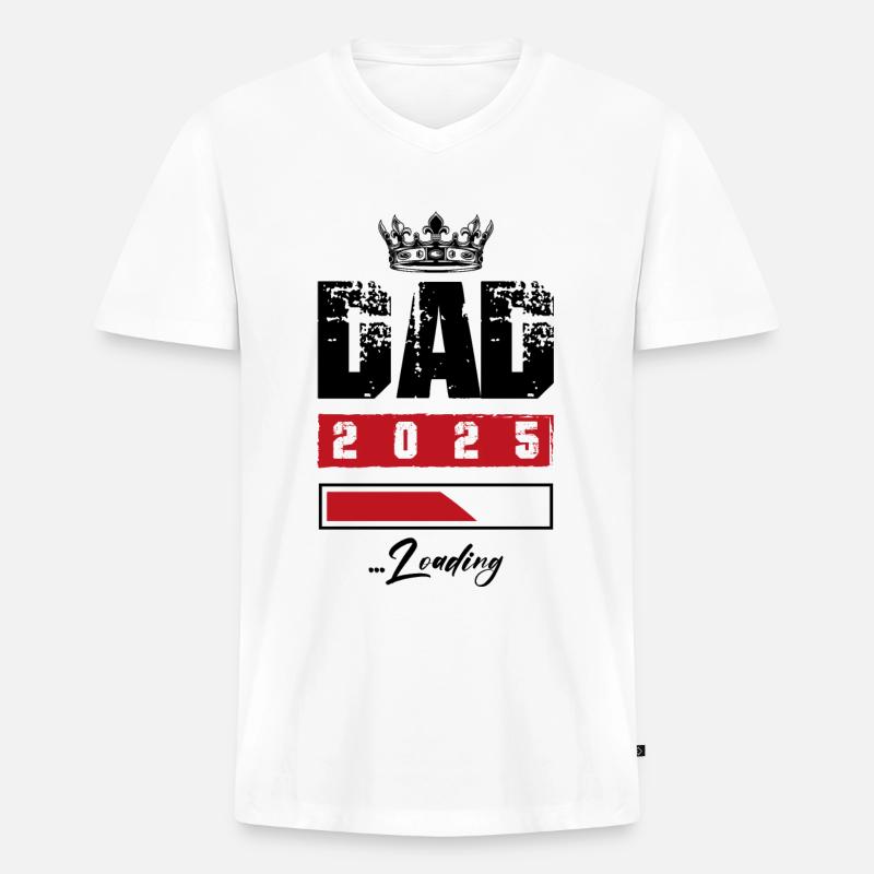 Dad 2025 Loading Papa - Männer Premium Bio T-Shirt mit V-Ausschnitt - Weiß