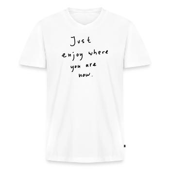 Tout simplement profiter - T-shirt encolure en V Premium bio Homme - blanc - Devant - Nico (187cm)