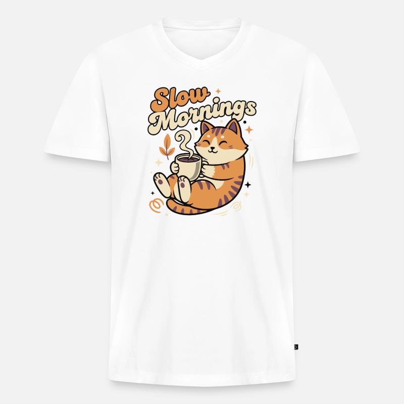 Langsame Morgenkatze mit Kaffee - Männer Premium Bio T-Shirt mit V-Ausschnitt - Weiß