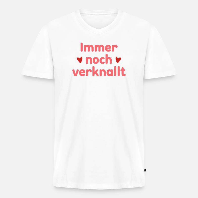 Immer noch verknallt – Liebe Statement Spruch - Männer Premium Bio T-Shirt mit V-Ausschnitt - Weiß