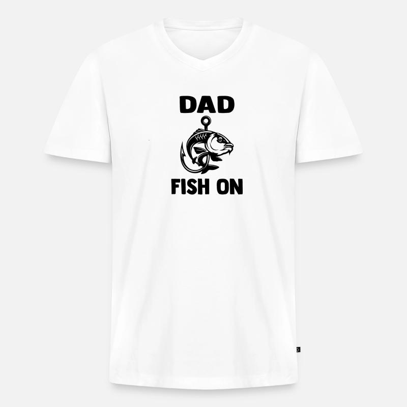 dad_fish_on - Männer Premium Bio T-Shirt mit V-Ausschnitt - Weiß