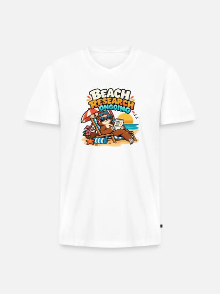 Faultier im Strandurlaub - Männer Premium Bio T-Shirt mit V-Ausschnitt - Weiß
