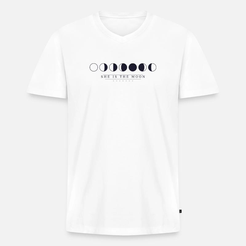 She is the moon - Männer Premium Bio T-Shirt mit V-Ausschnitt - Weiß